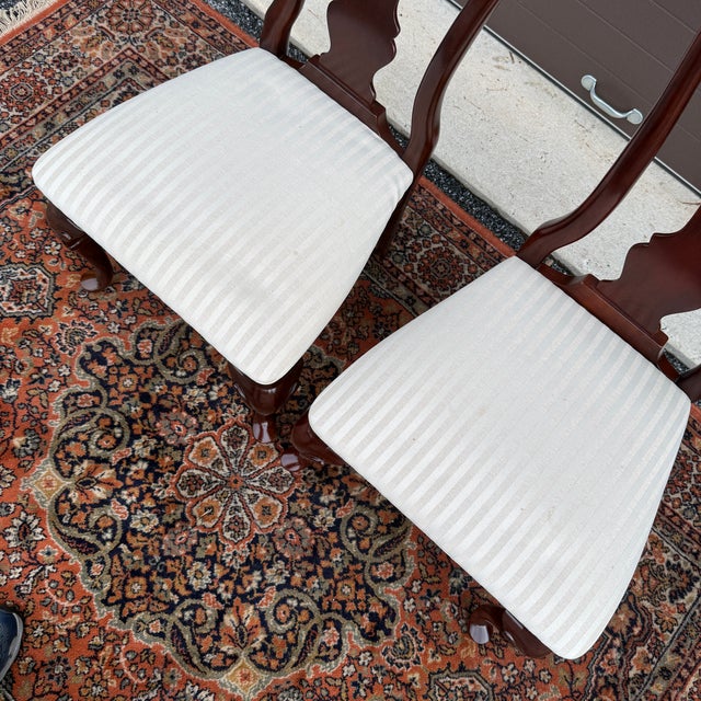 Ethan Allen 1990s Sumter Cabinet Co. Traditional Queen Anne Solid Cherry Dining Chairs - A Pair (A) For Sale - Image 4 of 12