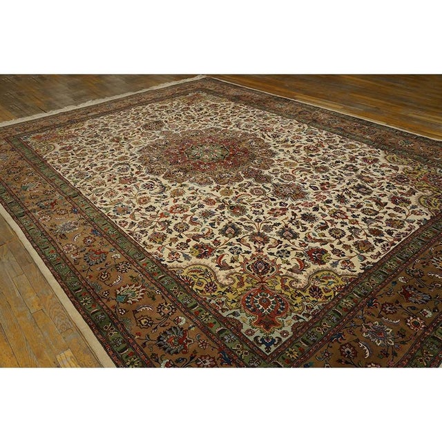 1940s Antique Ivory Field Shah Abbas Traditional Floral Tabriz Knotted Wool Rug For Sale - Image 4 of 7