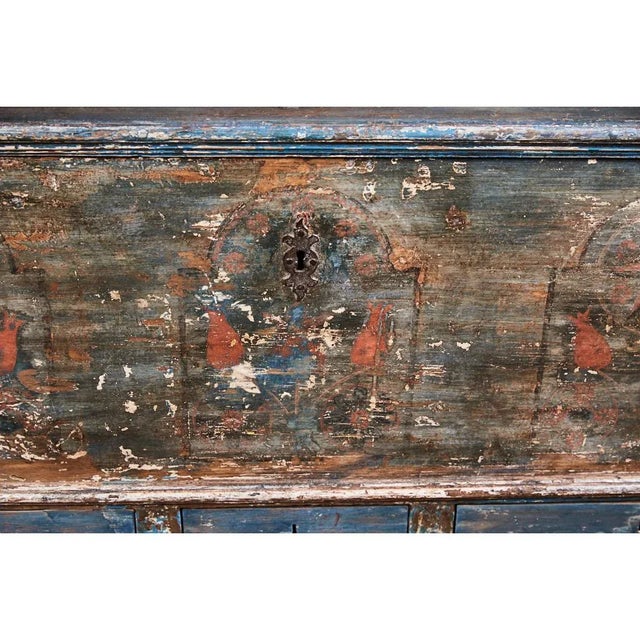 Wood Early 18th Century Pennsylvania Blanket Box/ Dowry Chest For Sale - Image 7 of 9