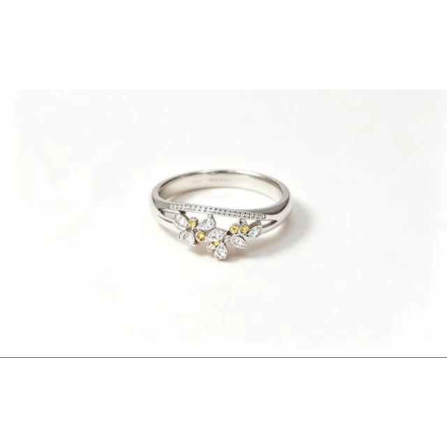 Late 20th Century Late 20th Century Size 7 14K White Gold Diamond Floral Ring For Sale - Image 5 of 5