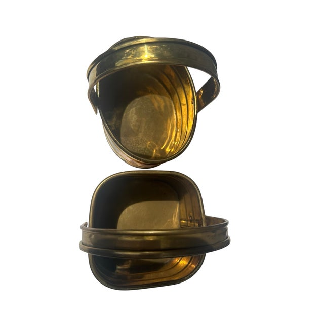 Mid-Century Modern Mid Twentieth Century Set of Two Vintage Brass and Copper Baskets With Handles For Sale - Image 3 of 5