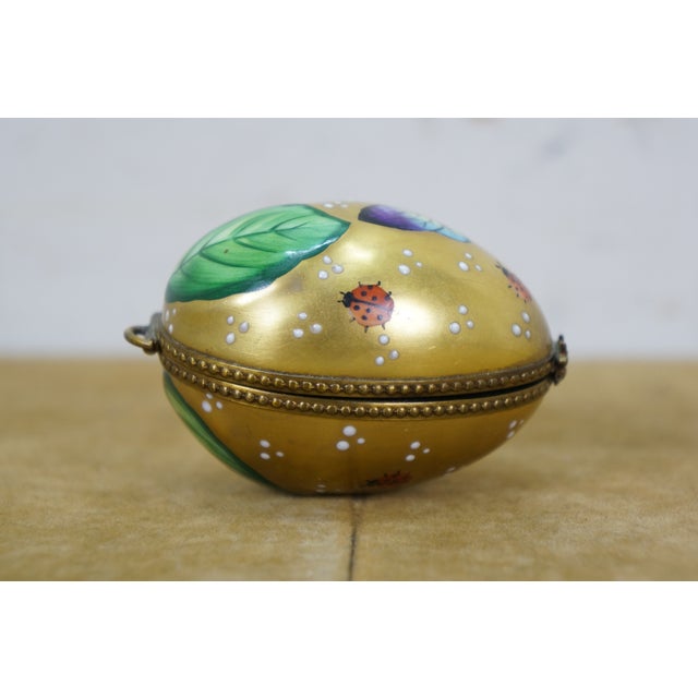 Late 20th Century Parry Vieille Limoges France Peint Main Gold Butterfly Ladybug Egg Keepsake Box For Sale - Image 6 of 12