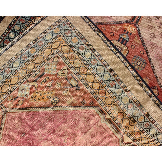 Tan Antique Persian Serab Rug With Geometric Medallion Design in Tan and Pink 3'4"x6'3" For Sale - Image 8 of 8