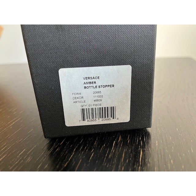 1990s Versace X Rosenthal Medusa Amber Lumiere Crystal Bottle Stopper – New in Box, Vintage For Sale - Image 5 of 6