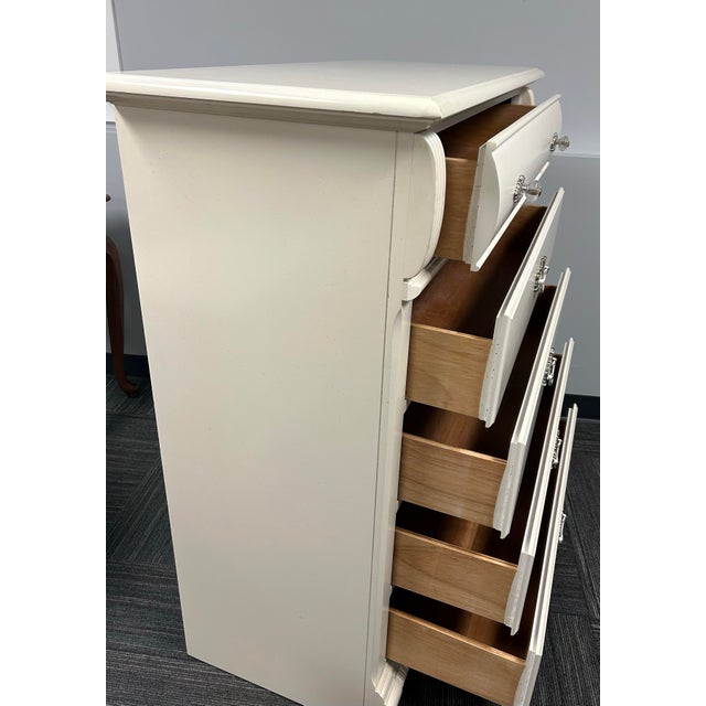 Thomasville Thomasville Chest of Drawers For Sale - Image 4 of 6
