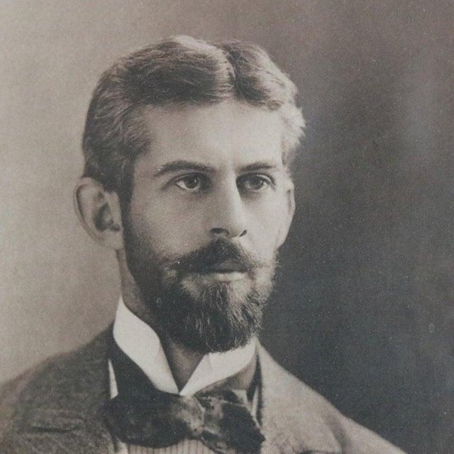 Antique Print of A Man In Oak and Gold Leaf Frame Unsigned C1890 Measures - 31"H x 26.5"W x 1.75"D This antique print...