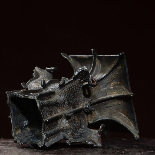 Bronze Bronze Gilded Four Rams Square Zun, Archaic Style Ritual Vessel For Sale - Image 8 of 9