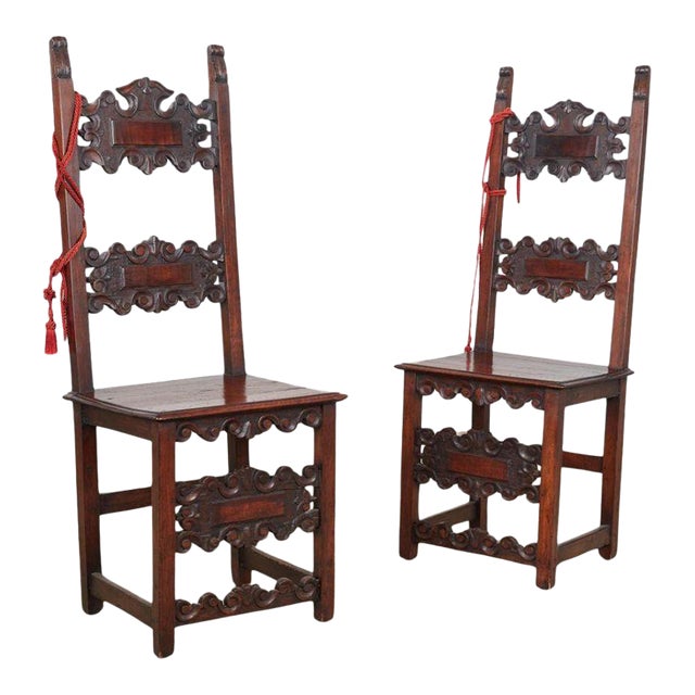 18th Century Pair of Italian Baroque-Style Walnut Side Chairs For Sale