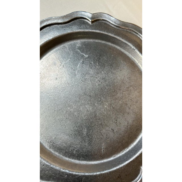 Metal Vintage Pewter Like Charger Plate Set Scalloped Edge Pub Restaurant Ware For Sale - Image 7 of 8