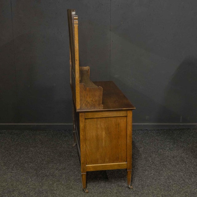 A good quality oak dressing table from the Edwardian period. We believe it was restored approximately ten years ago and is...