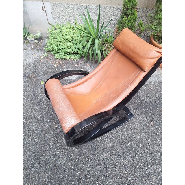 Poltronova Burgundy Leather Mod. Sgarsul Rocking Chair by Gae Aulenti for Poltronova, 1970s For Sale - Image 4 of 7