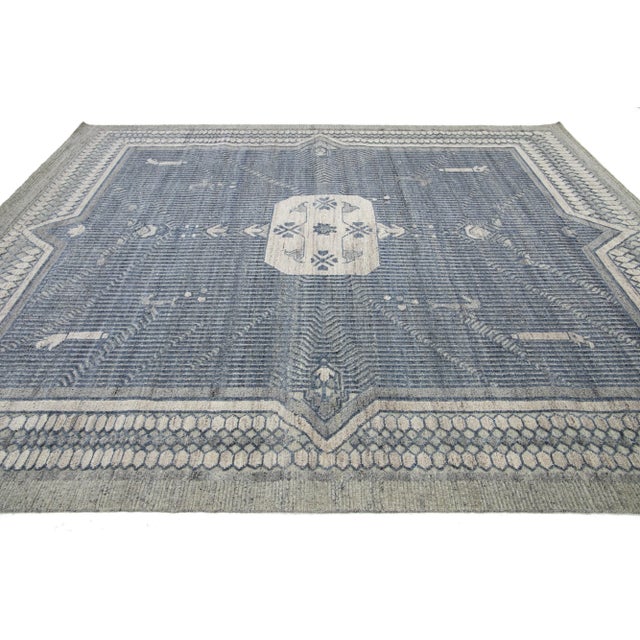 2020s Transitional Oushak Style Wool Rug in Blue With Medallion Design by Apadana For Sale - Image 5 of 10