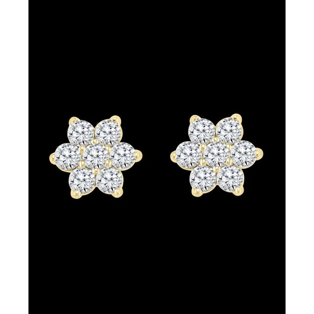 2.80 Carat 7 Diamond Floral Cluster Flower Stud Earrings in 14 Karat Yellow Gold For Sale - Image 16 of 18