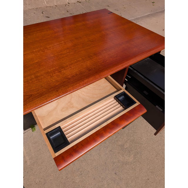Geoff Hollington 1990s Vintage 'Relay' Desk by Geoff Hollington for Herman Miller For Sale - Image 4 of 18