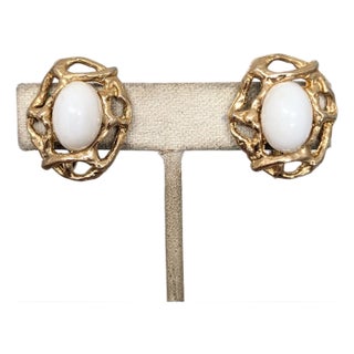 Vintage 1973 Signed Napier Modernist Goldtone White Cabochon Clip Earrings - 2 Pieces For Sale