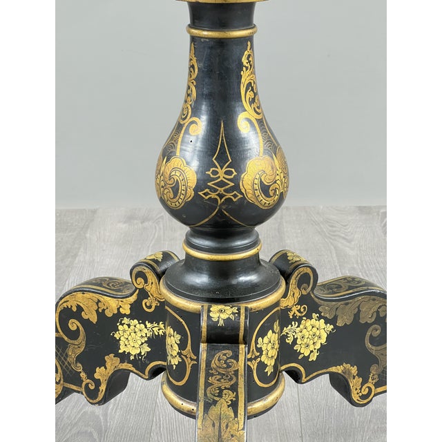 Wood Japanese-Style Folding Table in Lacquered Wood with Gilt Decoration, 1800s For Sale - Image 7 of 9