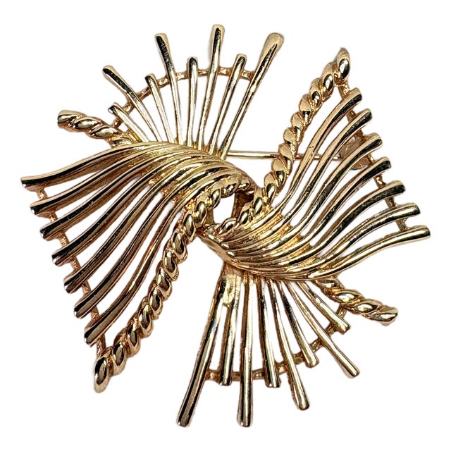 Marcel Boucher 300 Series Mid‑Century Sculptural Feather Brooch, Collectible For Sale
