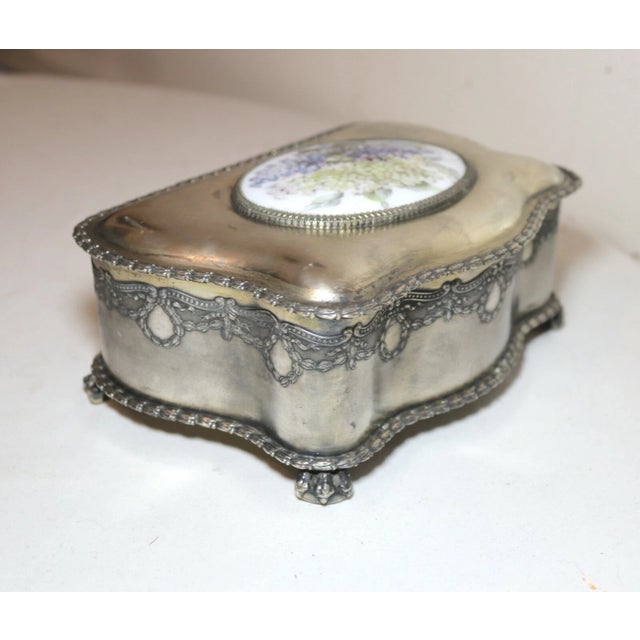 Quality Antique Ornate Silverplate Painted Porcelain Pairpoint MFG Jewelry Box For Sale In New York - Image 6 of 12
