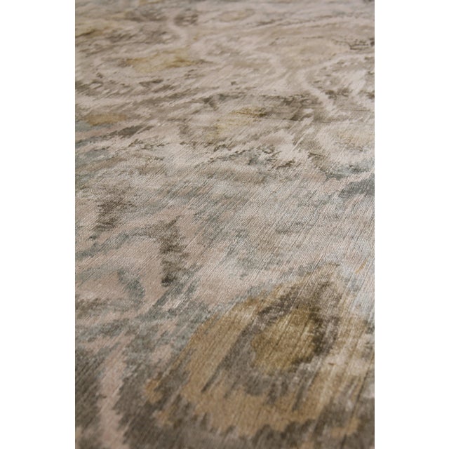 Contemporary Bridgewater Hand loom Bamboo/Silk Gray Rug-8'x10' For Sale - Image 3 of 7