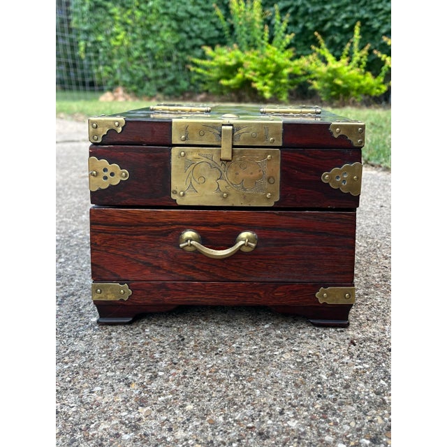 1930s Vintage Chinese Hardwood Traveling Vanity Shaving Mirror Box & Drawer For Sale In Dallas - Image 6 of 12