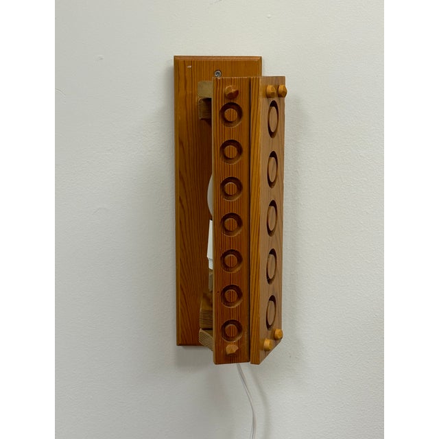 Uno & Osten Kristiansson 1970s Swedish Organic Modern Wall Light, Pine For Sale - Image 4 of 9