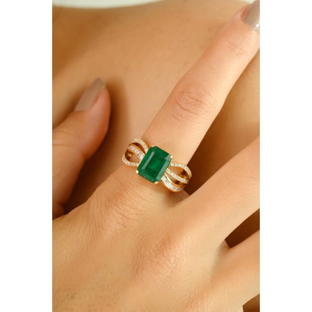 Not Yet Made - Made To Order Octagon Cut Split Diamond Band Emerald Ring in 14k Gold Size 6 For Sale - Image 5 of 13