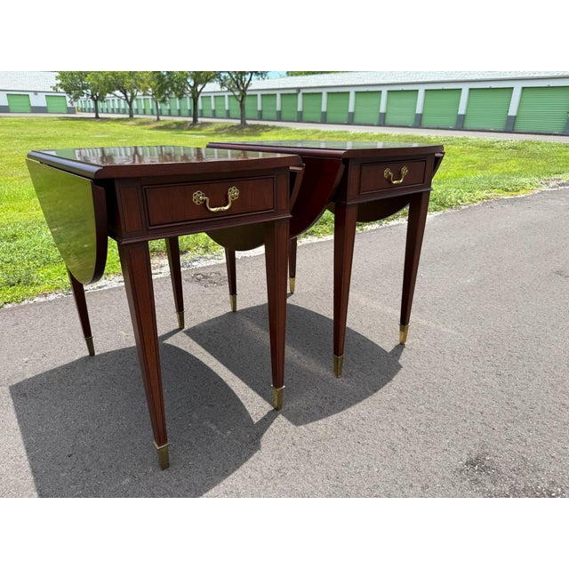 Drexel Heritage Hepplewhite Vintage Mahogany Drop-Leaf "Pembroke" Side Tables Manufactured by Lineage/Drexel Heritage For Sale - Image 4 of 12