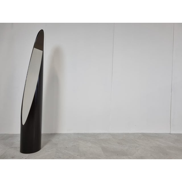 Black 'Lipstick' floor mirror, good condition. Great timeless design 1970s - France Dimensions: Height: 164cm/64.56". This...