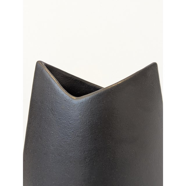 Mid-Century Modern Large Format Evangeline Matte Black Mid-Century Ceramic Vase, Canada For Sale - Image 3 of 3