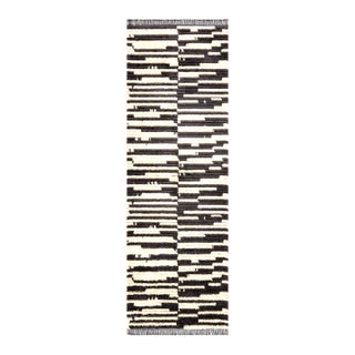 Chris Loves Julia x Loloi Alice Rug Cream / Charcoal Graphic 2'-7" x 12'-0" Runner Rug For Sale