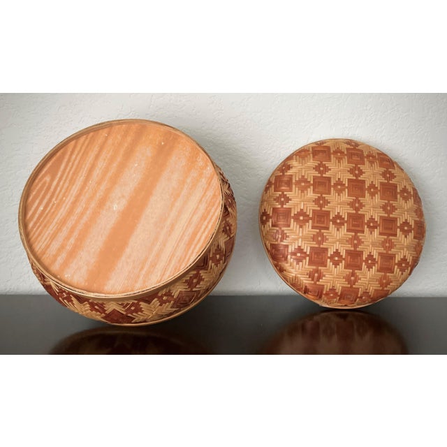 Circa 1970 Nicely-Sized Lidded Round Rattan Sewing / Whatnot Basket Box For Sale - Image 11 of 17
