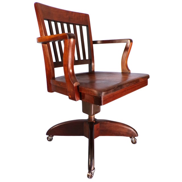 American Early 20th Century Gunlocke Restored "Bank of England" Banker’s Armchair For Sale - Image 3 of 18