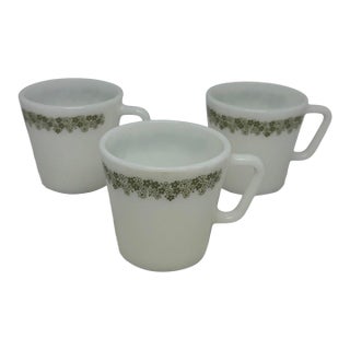 1970’s Pyrex Corelle Corning Crazy Daisy Green White 8oz Milk Glass Mugs Cups - Set of 3 For Sale