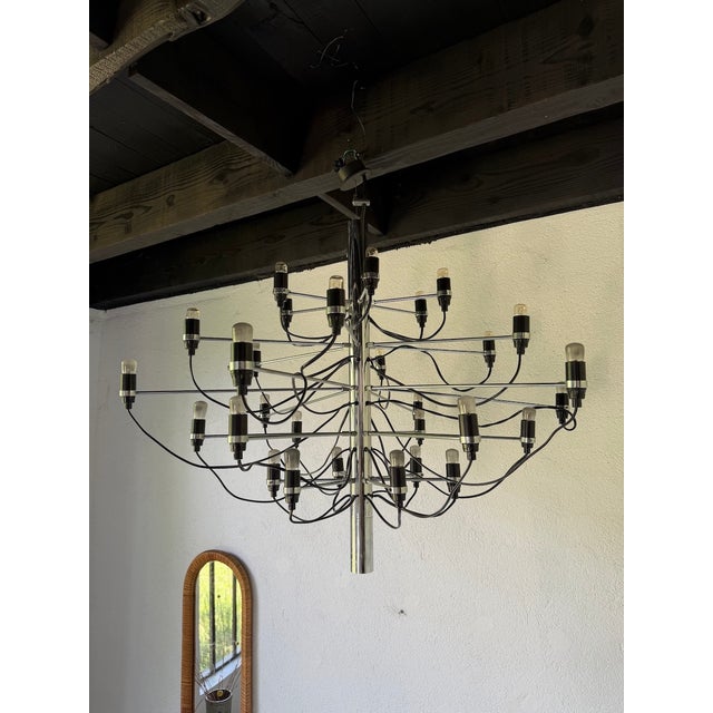 Model 2097 30-Light Chandelier by Gino Sarfatti for Arteluce, 1960s For Sale - Image 16 of 18