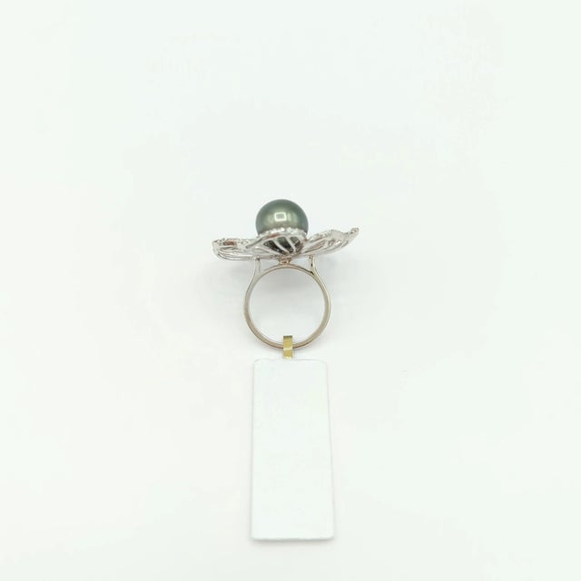 Black Tahitian Pearl & Round Diamond Floral Ring in 18k White Gold Size 6.5 For Sale - Image 4 of 7