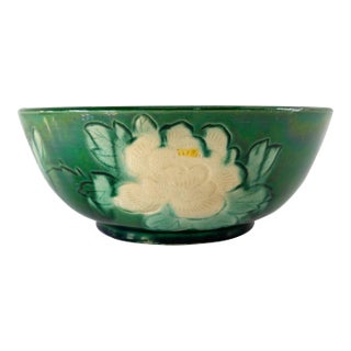 19th Century Japanese Awaji Green Glaze Bowl With Flower and Crackles For Sale