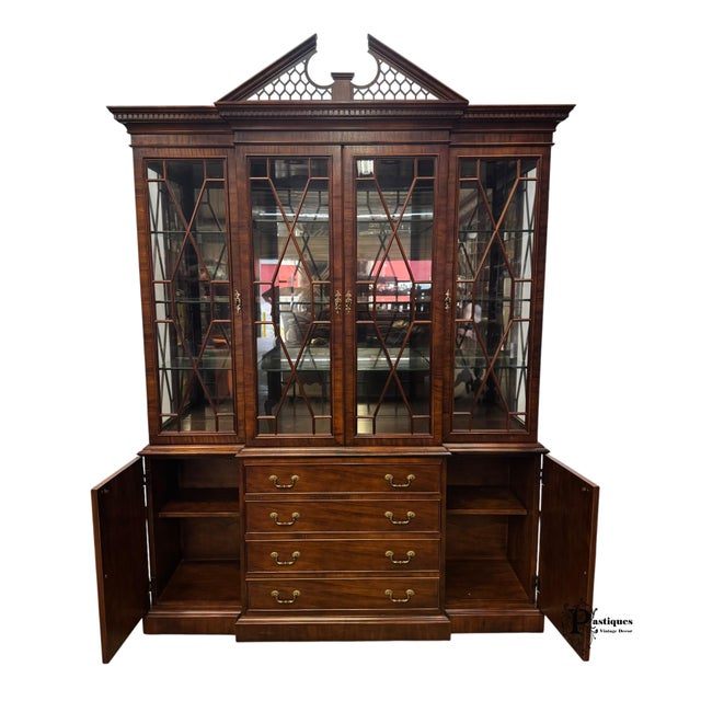 American Vintage Century Chippendale Style Mahogany China / Display Cabinet For Sale - Image 3 of 10
