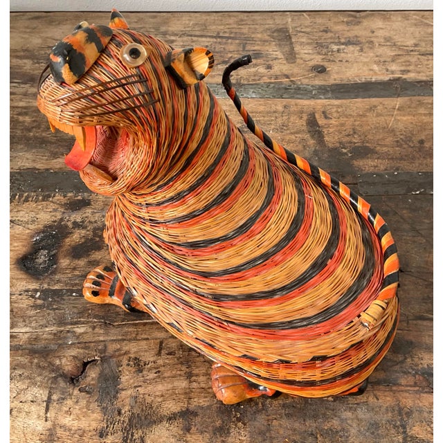 Vintage Shanghai Weave Tiger Basket For Sale - Image 11 of 12