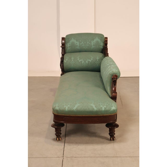 Antique American Renaissance Revival Style Carved Walnut Recamier Chaise Lounge For Sale - Image 17 of 18