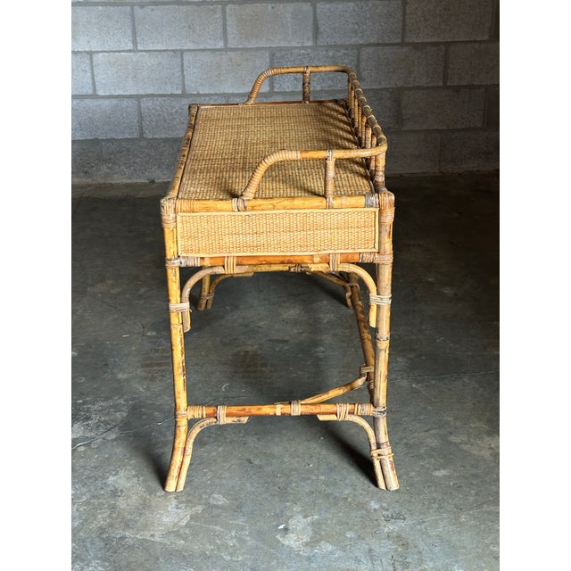 1980s British Colonial Style Burnt Bamboo and Cane Desk/ Vanity For Sale In Philadelphia - Image 6 of 12