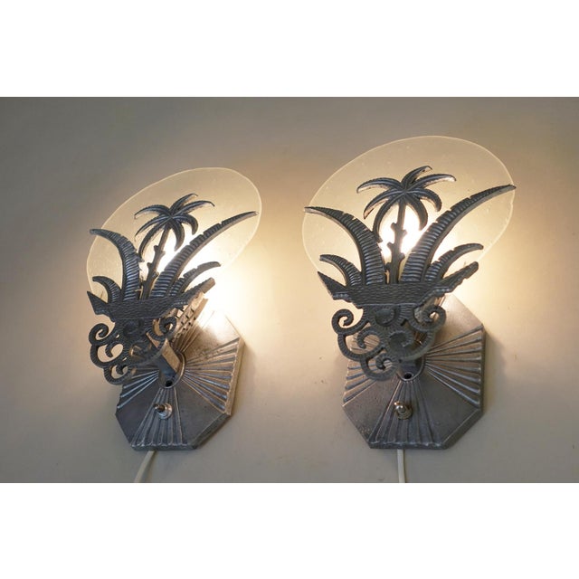 Art Deco Rare Matched Pair French Art Deco Tropic Palm Aluminum Glass Wall Sconce Lamps 1920's For Sale - Image 3 of 13