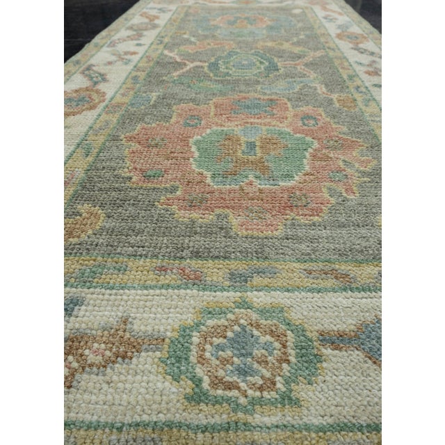 Early 21st Century Turkish Oushak Rug 2'6" x 5'7" #17514 For Sale - Image 5 of 8