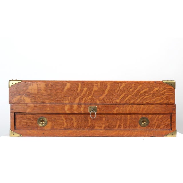 Antique Quarter Sawn Oak Presentation Chest With Key For Sale In New York - Image 6 of 12