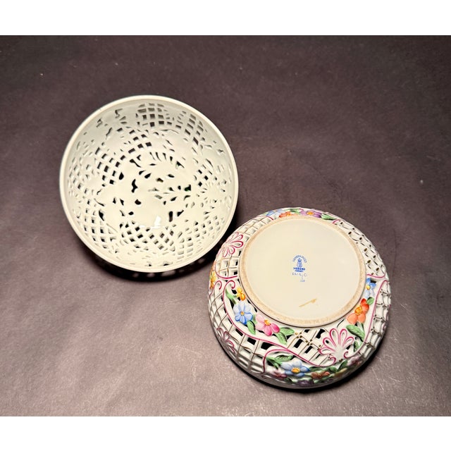 White Mid 20th Century Herend Hand-Painted Pierced Porcelain Covered Box With Floral Decoration For Sale - Image 8 of 9
