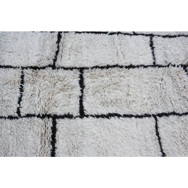 Late 20th Century Vintage Moroccan Rug - 5'4" X 6'8" For Sale - Image 4 of 6