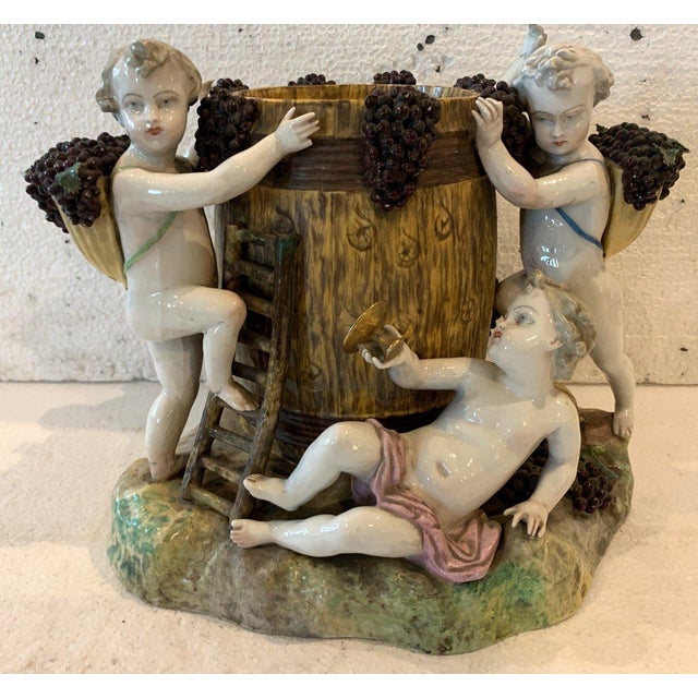 Putti Vendangeurs Group in Polychrome Porcelain, 20th Century For Sale - Image 5 of 16