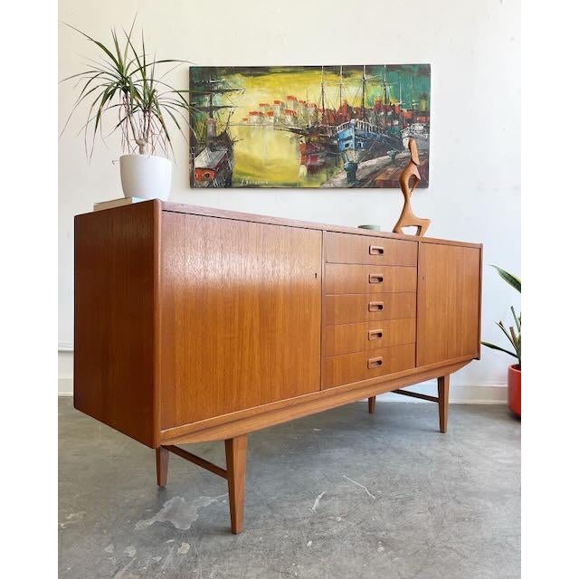 1950s Vintage Teak Sideboard For Sale In Los Angeles - Image 6 of 12