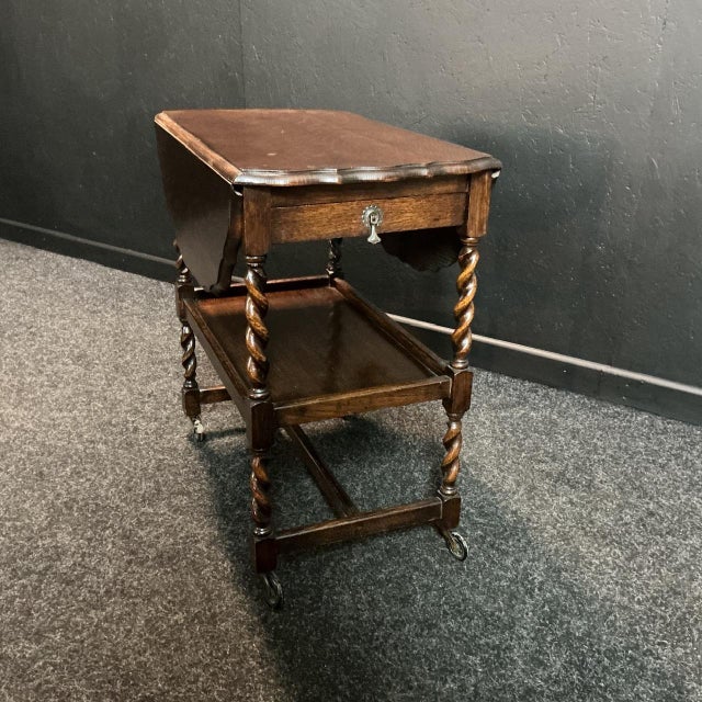 Oak Afternoon Tea Trolley, 1925, in Good conditions. Designed 1920 to 1949