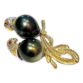Bochic “Orient” Vintage Ruby & Black Tahiti Pearl Brooch Set In 18K Gold & Silve For Sale