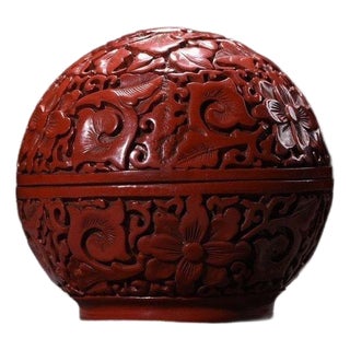 Vintage Carved Cinnabar Lacquer Box With Floral Motif - Asian Jewelry Box For Sale